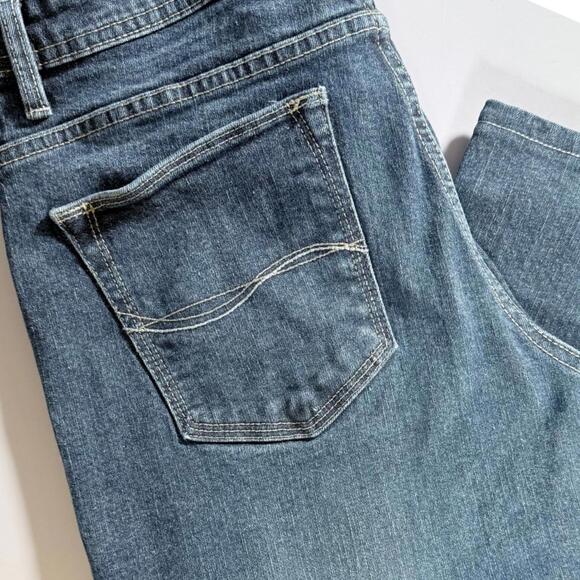 Lee Midrise Dark Wash Lower On The Waist Bootcut Blue Denim Jeans Women's 10M - Picture 1 of 6
